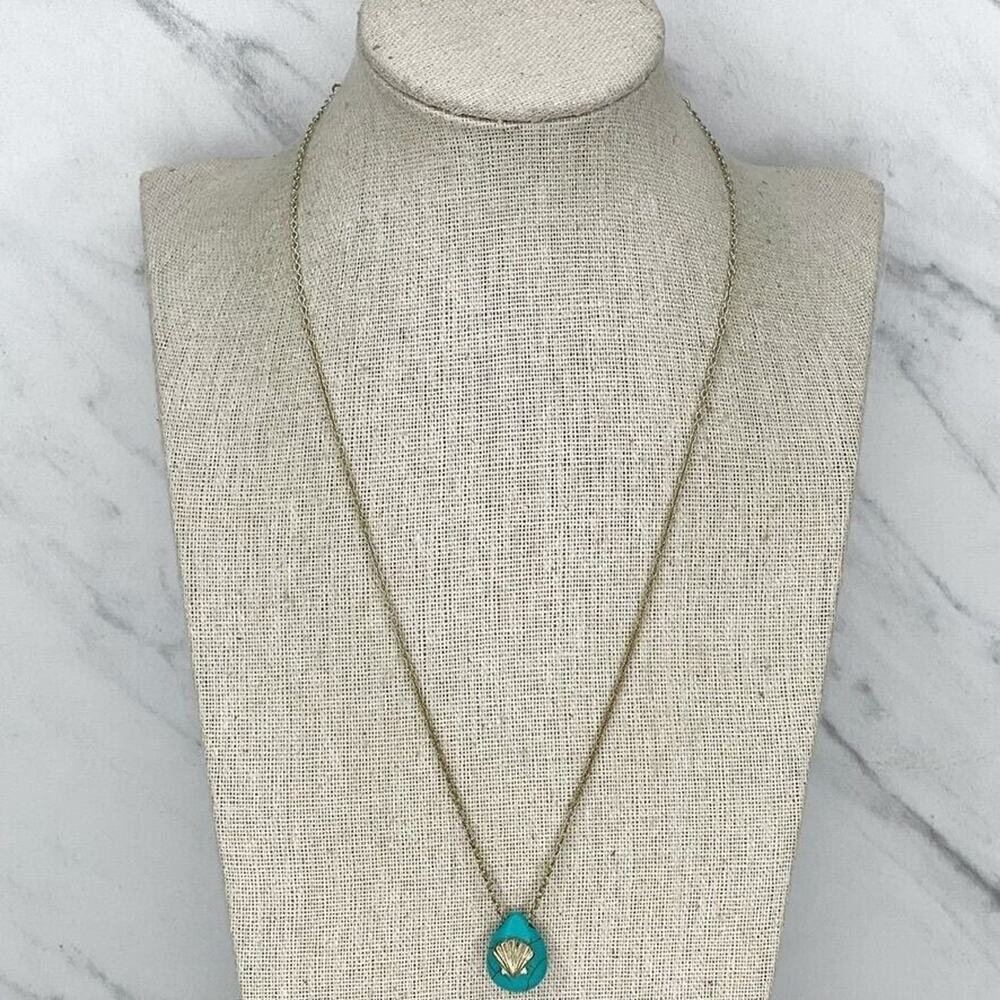 Silver Tone Seashell Faux Turquoise Pendant Chain Link Necklace